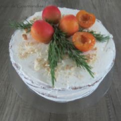 Gâteau abricot-romarin